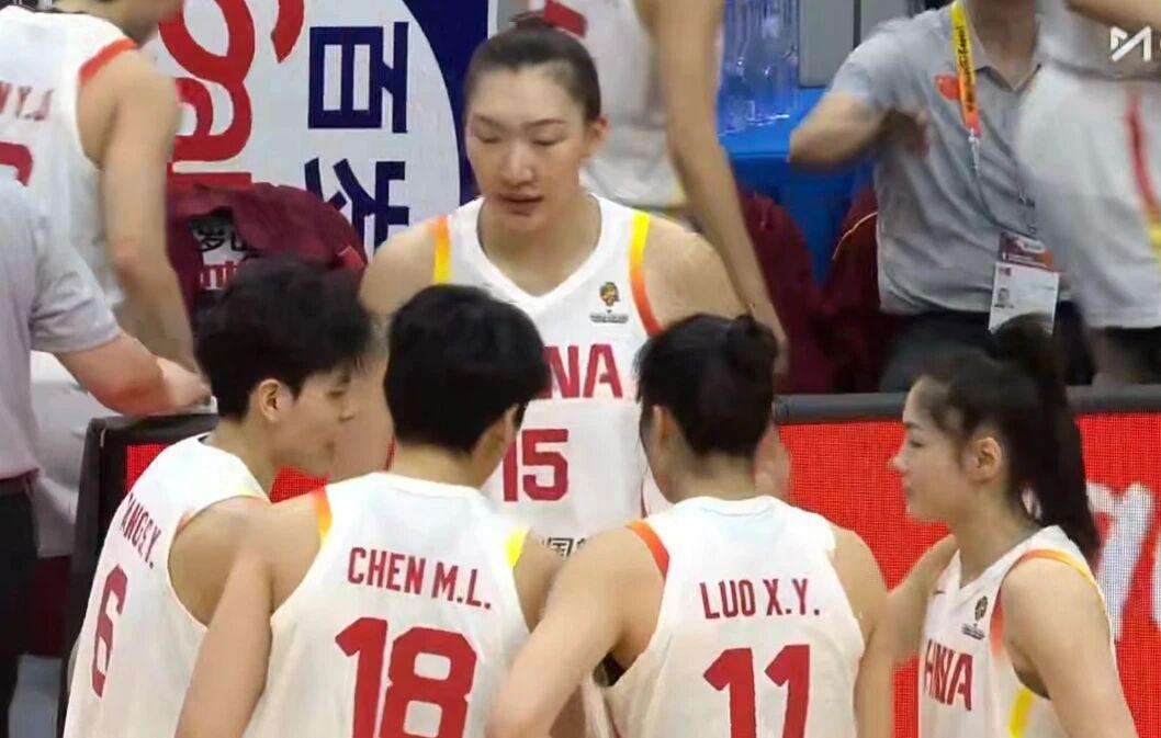 开云在线-中国女篮旗开得胜，81-68轻取非洲亚军，李月汝21+11杨舒予14+5+7